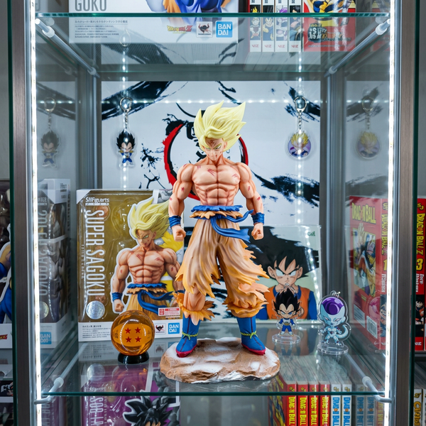 Anime: Golden Saiyan Warrior Premium Anime Action Figure – Battle Edition